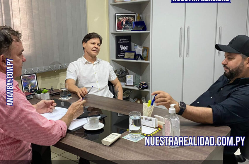  Carlos Bernardo é recebido pelo deputado federal Vander Loubet