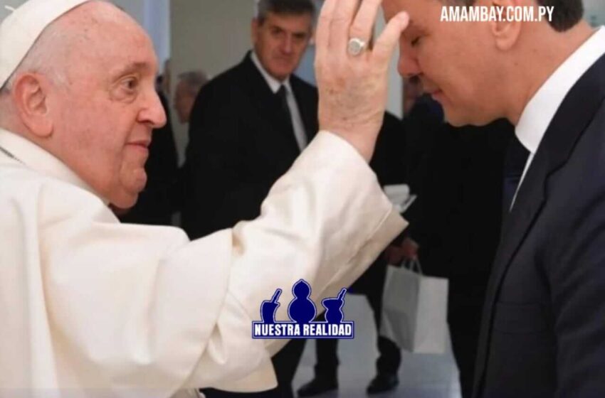  Peña se reúne con el papa Francisco por 25 minutos en un lugar inusual y le da 5 regalos